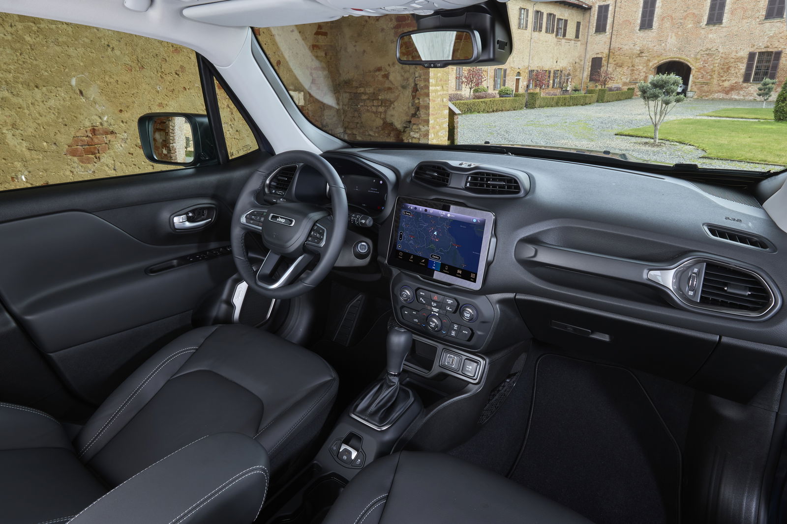 Jeep Renegade e-Hybrid - interior